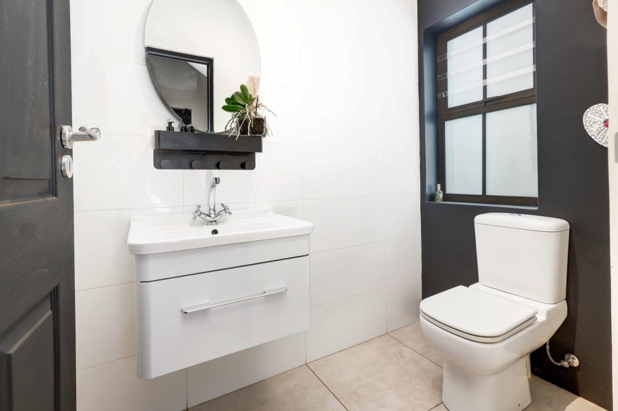 To Let 3 Bedroom Property for Rent in Graanendal Western Cape